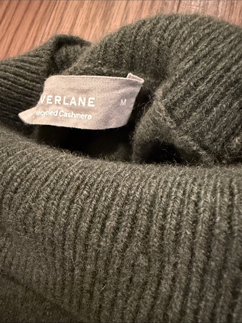 EVERLANE THE CASHMERE OVERSIZED TURTLENECK  size medium - Picture 12 of 13